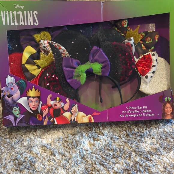 Disney's Villians 5 Piece Ear Set - Picture 1 of 5